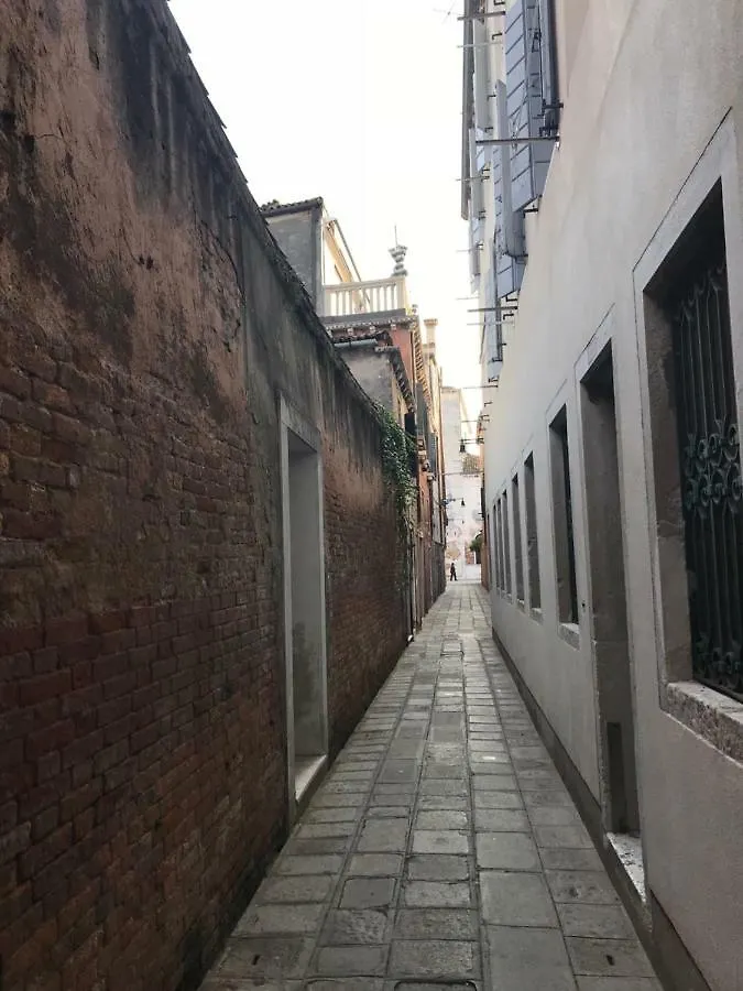 Piccola Corte Venice Apartment